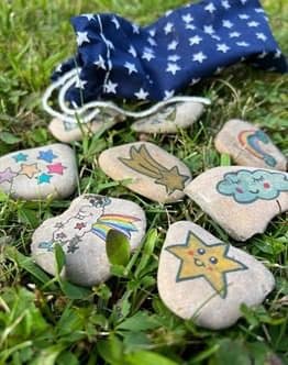 Erzählsteine mit Säckchen